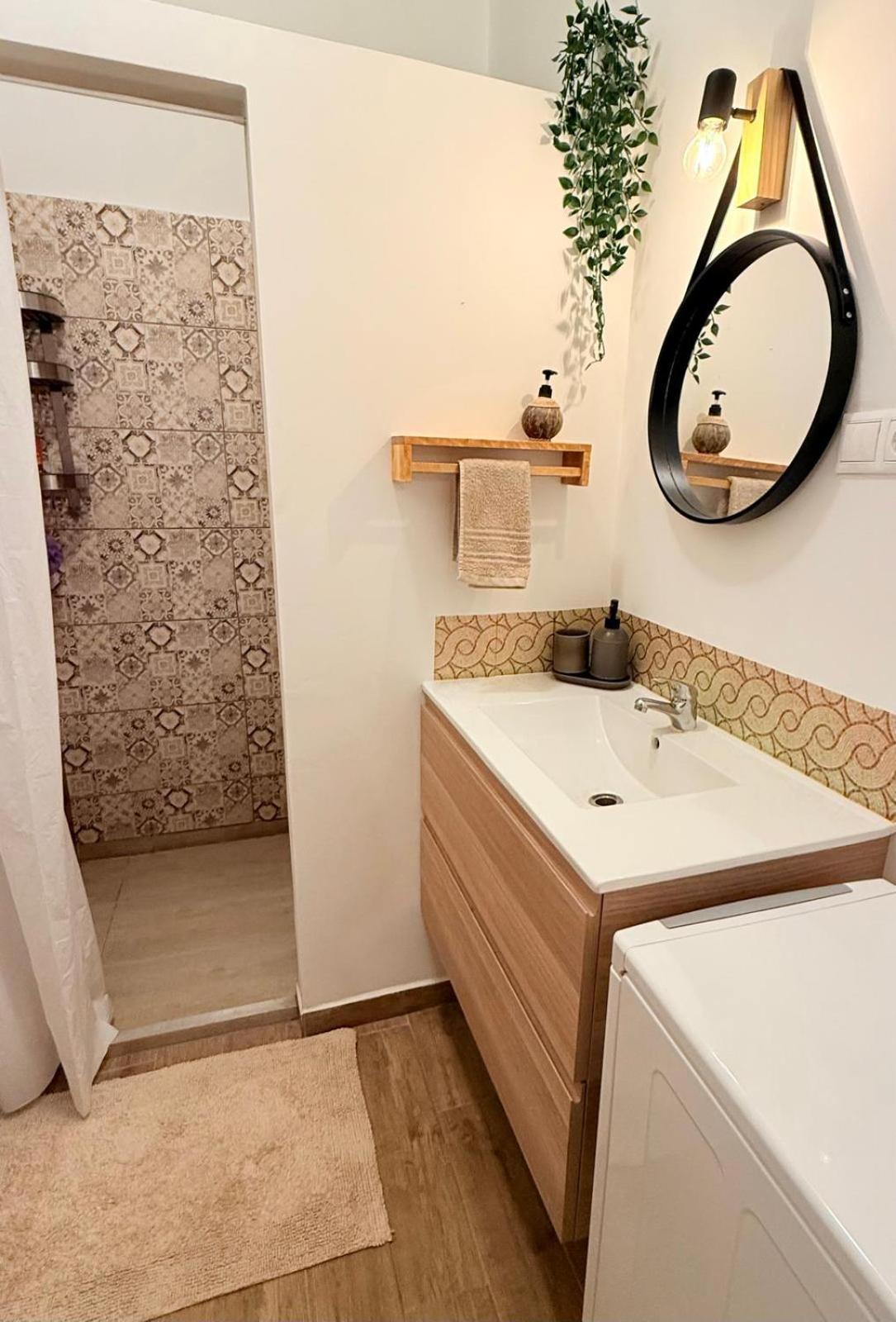 Apartment West *