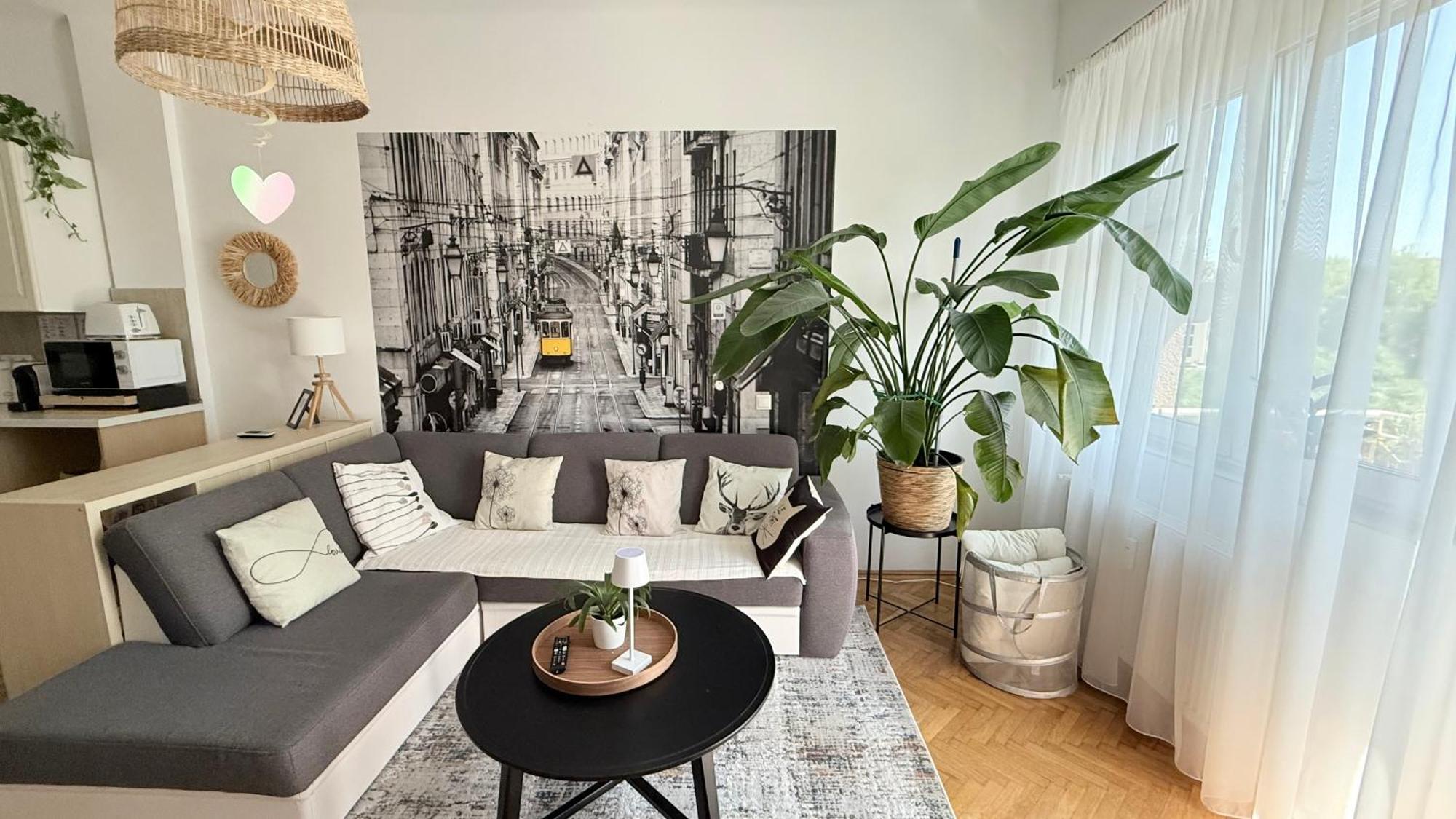 West Apartment *